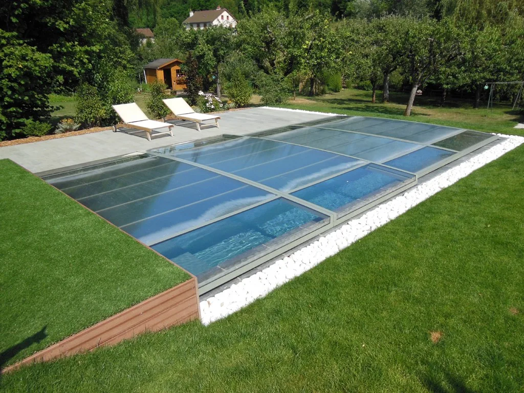 Concept Outdoor : abri extra plat avec terrasse