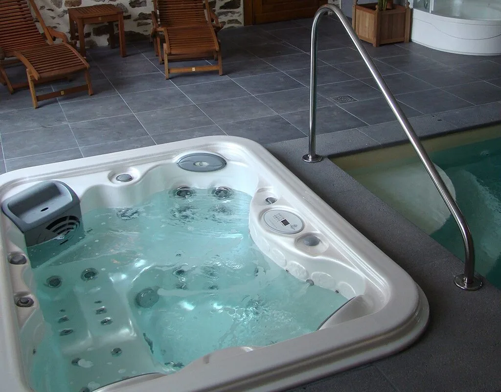 Choisir le meilleur filtre spa : guide d’achat pour une eau cristalline