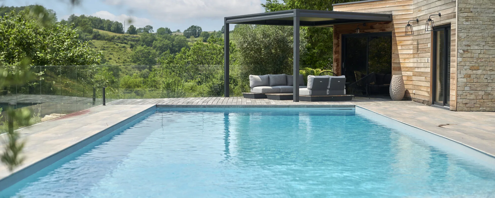 Choisir la meilleure piscine rectangulaire pour votre jardin