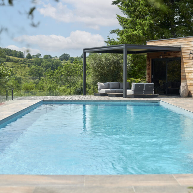 Choisir la meilleure piscine rectangulaire pour votre jardin
