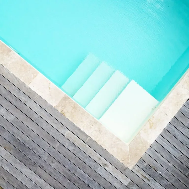 Liner piscine Aurillac : pose, rénovation et entretien par Catusse Piscines & Spas 5 Couloir de nage 12 x 3.50 m élégant
