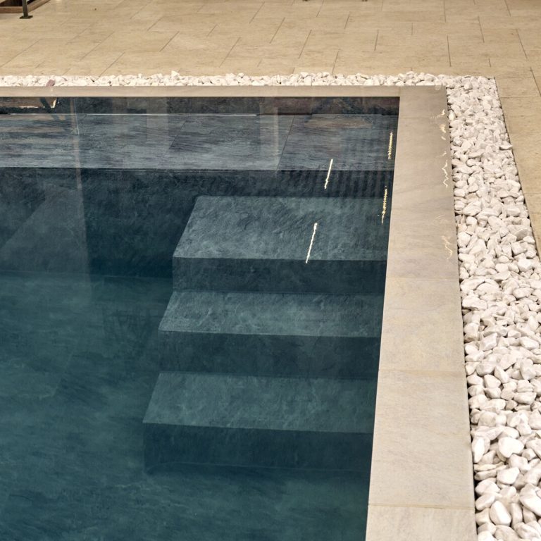 Liner piscine Aurillac : pose, rénovation et entretien par Catusse Piscines & Spas