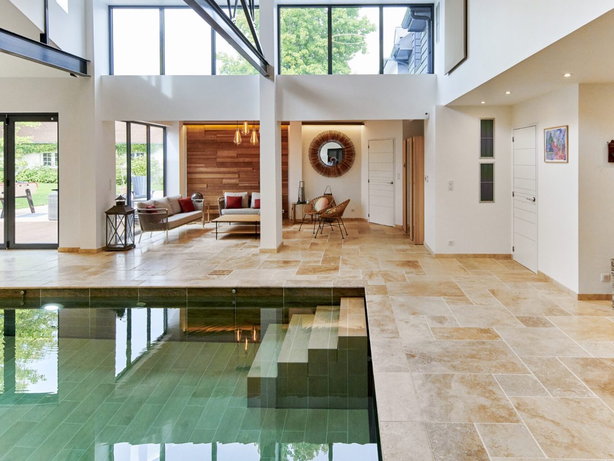 Piscine intérieure : constructeur de piscines d'intérieur