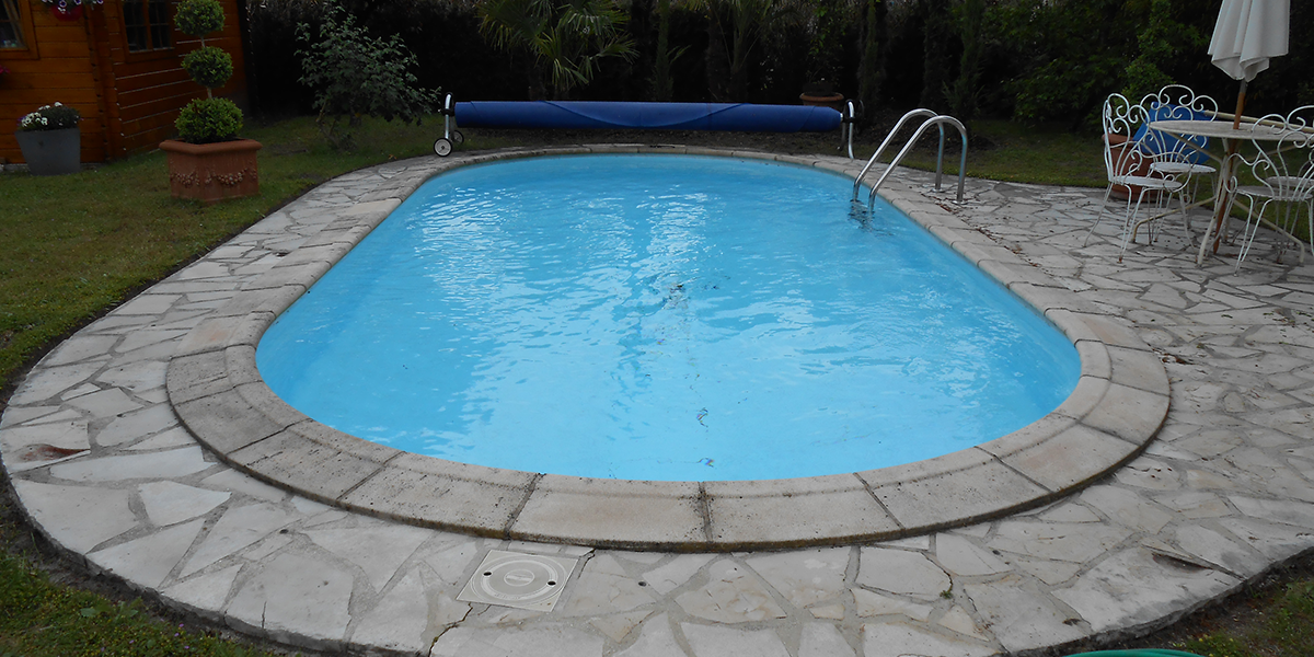 Avant - Rénovation petite piscine moderne