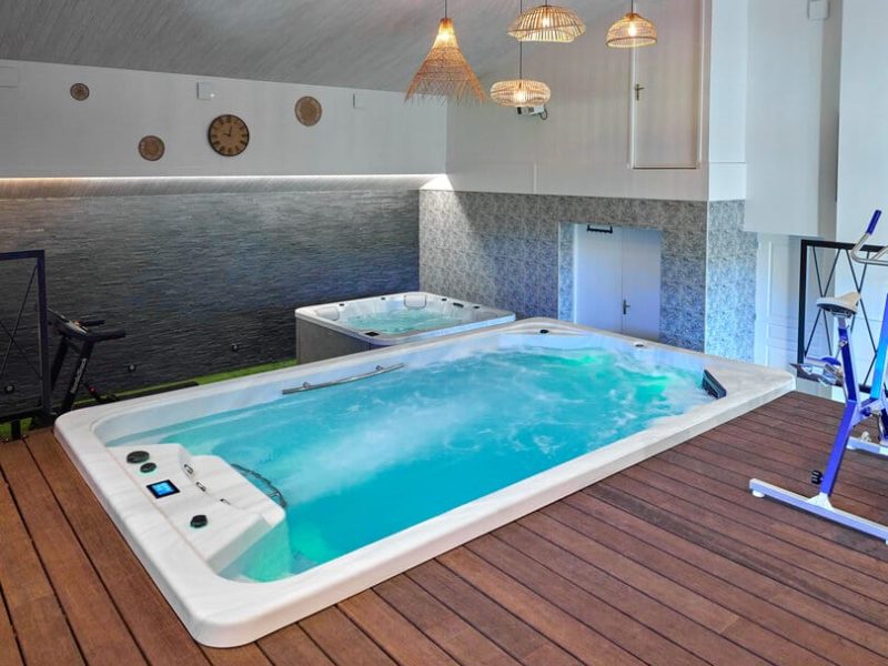 Entretien piscine à Aurillac et dans le Cantal 6 Installation d’un espace bien-être avec deux spas OEWEO