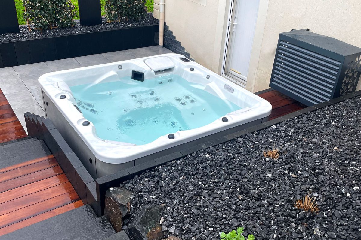 Idées et conseils pour aménager un coin spa extérieur 4 Spa Privilège XL5 OEWEO extérieur et hors-sol - Qualite Piscine et Spa