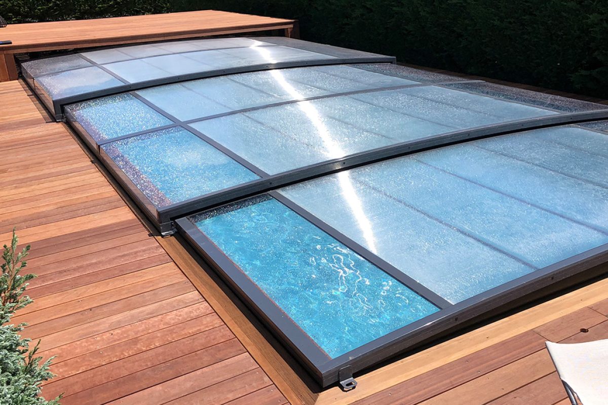 Abri plat gris anthracite EAP - CATUSSE PISCINES & SPAS - ©MAXENCE CATUSSE